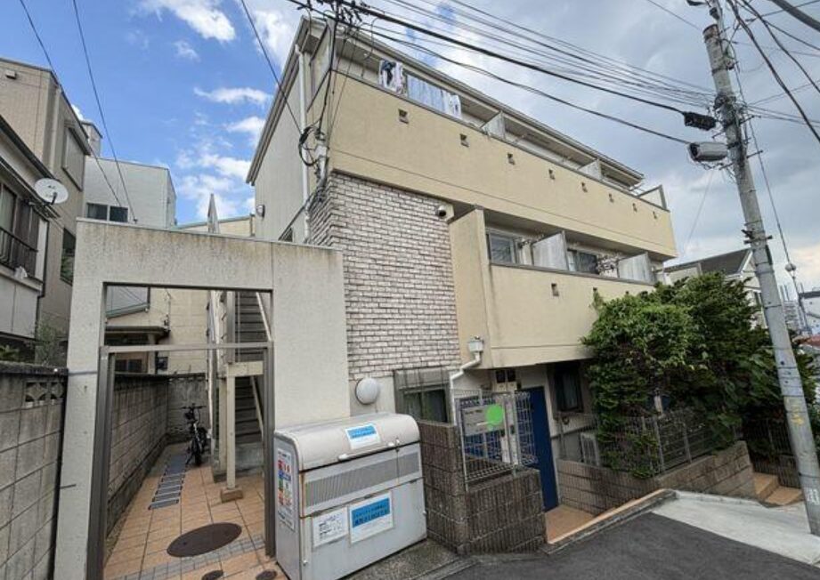 『中野坂上』駅徒歩6分　5.01％　16,380万円【中野区本町2丁目アパート】