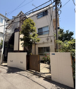 『鶯谷』駅徒歩4分　3.54%　25,000万円　一棟アパート